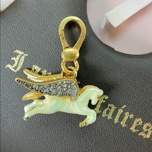 Juicy Couture FAIRYTALE PEGASUS CHARM BRACELET - Picture 4 of 15